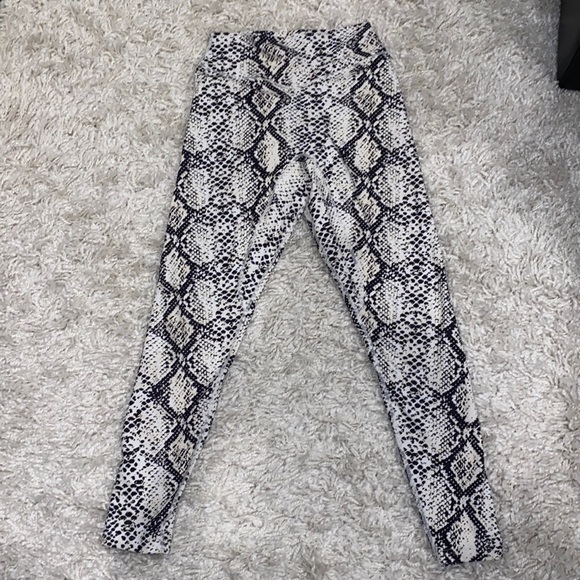 The Ascend Pant-Python - Picture 2 of 3